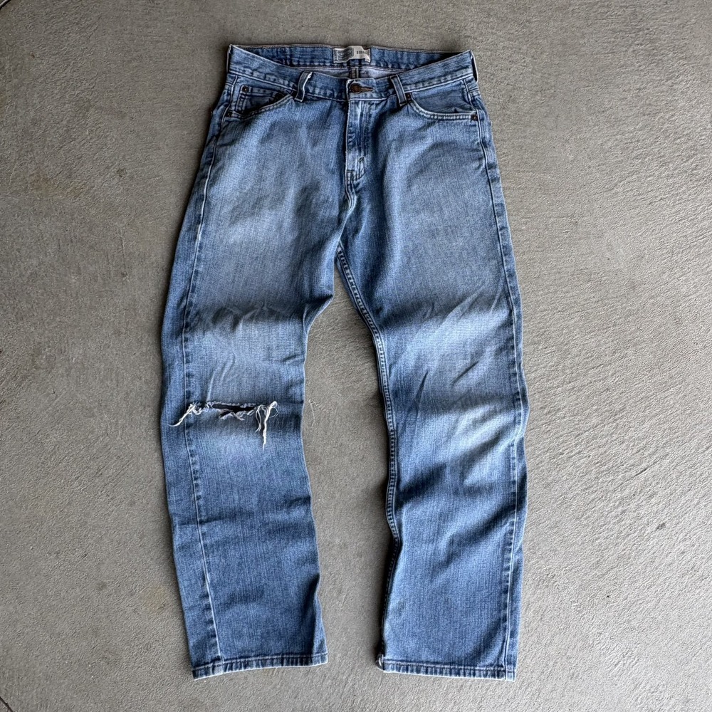Signature Levi Strauss Jeans Mens 30x32 light Washed Distressed Straight Denim - Picture 1 of 4